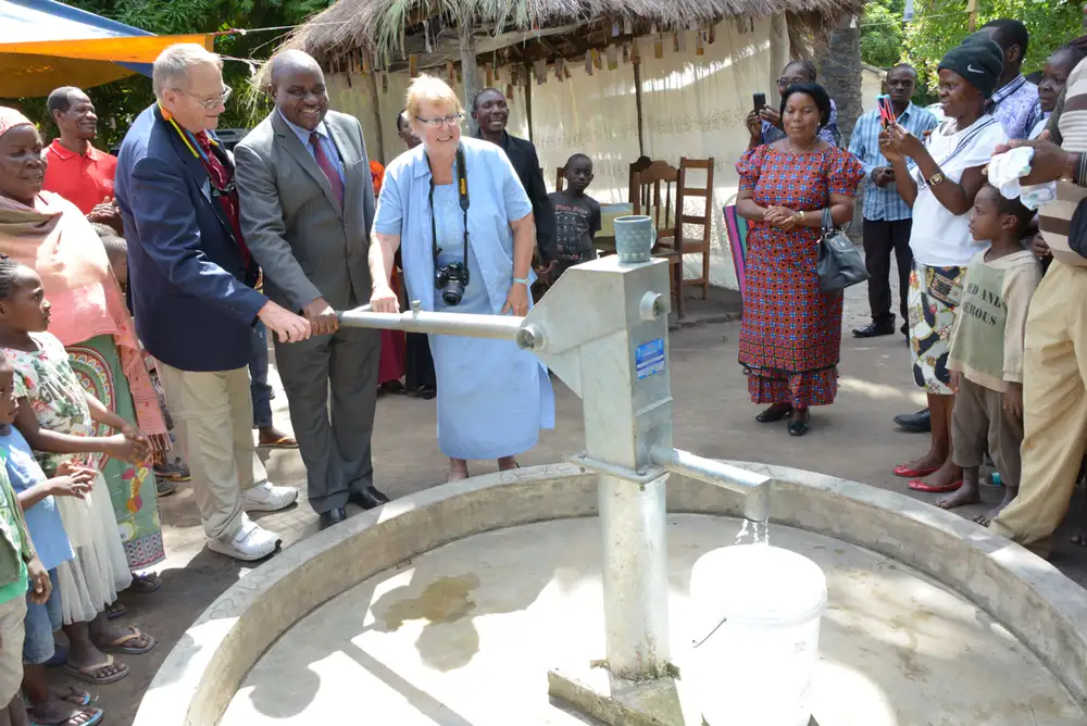 Water4Life Mozambique people on mission, Bob and Carol Lehman donated for a water well in Africa